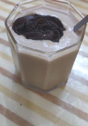 A picture of KitKat shake.