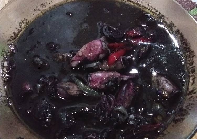 Langkah Mudah untuk Membuat Cumi Kuah Hitam, Menggugah Selera