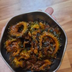 A picture of Karela kathi mithi sabji.