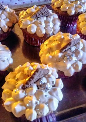 Una foto de Cupcakes con cubierta crema Chocotorta