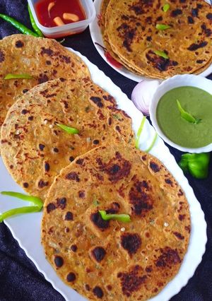 पत्ता गोभी, प्याज़ आलू मिक्स पराठा(patta gobhi pyaz aloo mix paratha recipe in hindi) रेसिपी मुख्य फोटो