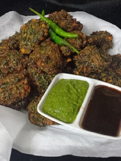 મિક્સ ભાજીના દાળવડા (Mix Bhaji Dal Vada Recipe In Gujarati) રેસીપી મુખ્ય ફોટો