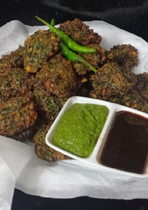 મિક્સ ભાજીના દાળવડા (Mix Bhaji Dal Vada Recipe In Gujarati) રેસીપી મુખ્ય ફોટો