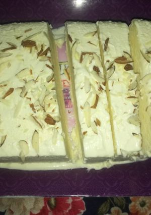 A picture of Vanilla ice-cream.