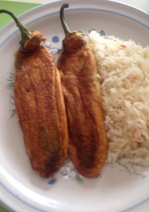 Una foto de Chiles rellenos