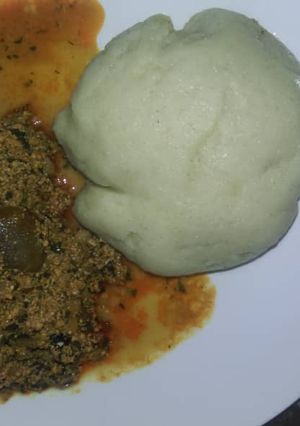 A picture of Egusi and bitterleaf soup.