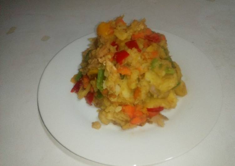 Steps to Make Speedy Potatoes and Chicken Curry Pottage by Ogechukwu Mbanugo