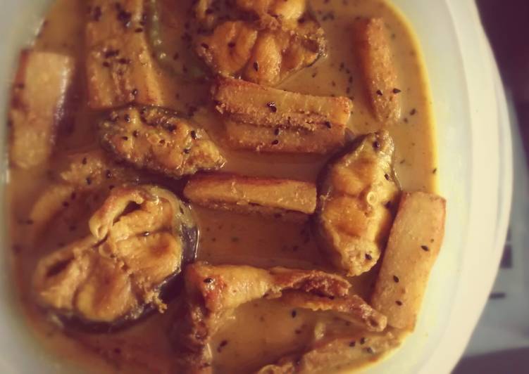 The Secret of Successful Magur Maach er Jhol (Catfish Curry)
