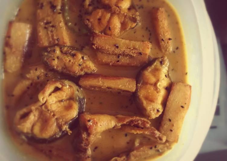 Steps to Prepare Any-night-of-the-week Magur Maach er Jhol (Catfish Curry)