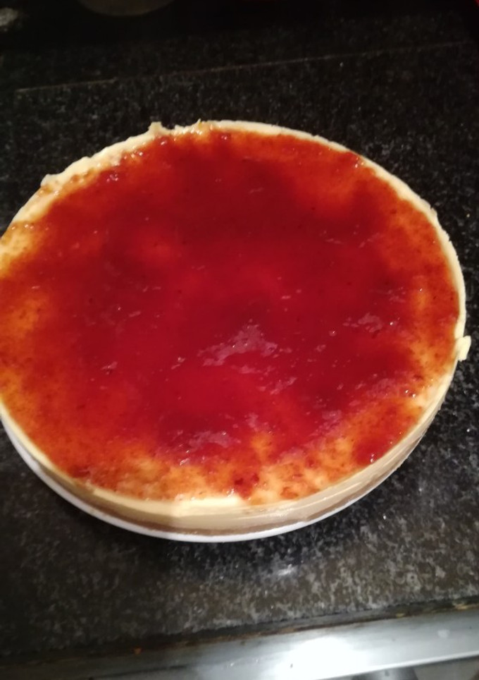 Una foto de Tarta de quesito con chocolate blanco con mermelada de picota