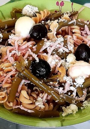 Une photo de Salade de pâtes / haricot vert/ jambon / mozzarella