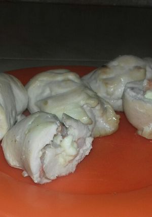Una foto de Pechuga rellena de camarones y queso 🍝