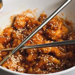 A picture of Korean style sweet & sour chicken.