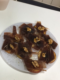 Una foto de Manzanas fritas con queso azul y jamón ibérico