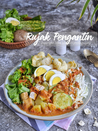 Cara Buat Rujak Pengantin Bunda Pasti Bisa