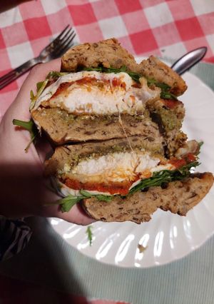 Φωτογραφία της συνταγής Sandwich με κοτόπουλο, πέστο και μοτσαρέλα