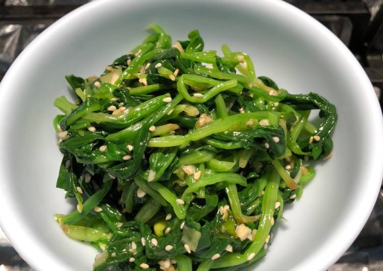 Salad rau chân vịt kiểu Hàn - công thức maangchi