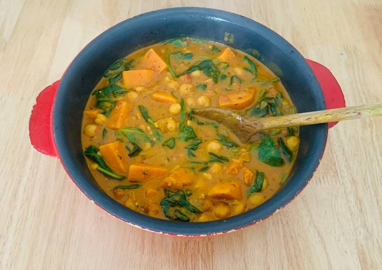 Peanut and sweet potato rendang curry