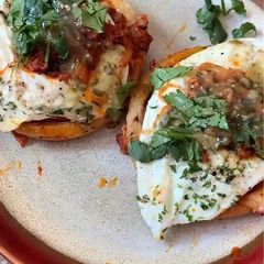 A picture of Breakfast chorizo sopes.
