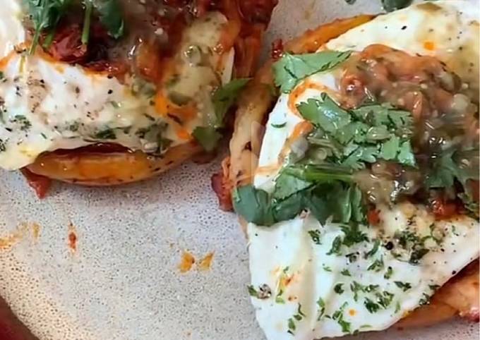 Recipe of Award-winning Breakfast chorizo sopes