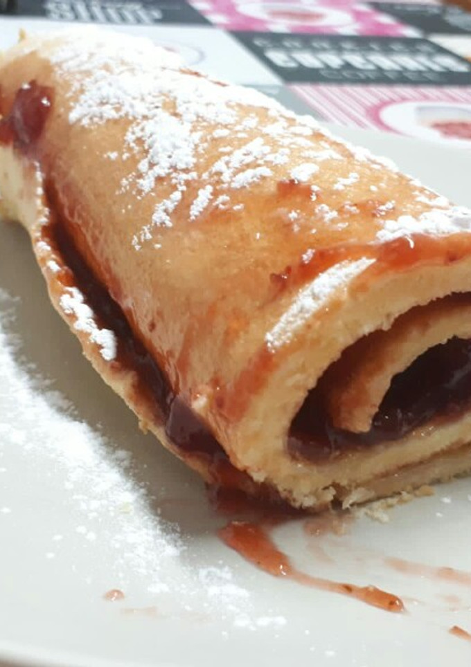 Una foto de Brazo gitano de mermelada de fresa