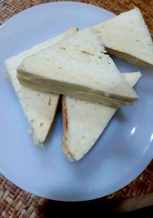 A picture of Veg mayonnaise sandwich.