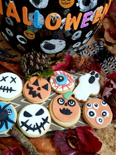 Φωτογραφία της συνταγής Halloween ζαχαρένια μπισκότα με ζαχαρόπαστα