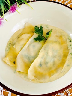 Spenótos ravioli tejszínes mártással recept fotója