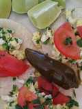 Tacos de huevo con especies frescas. Ovo-Vegetarianos