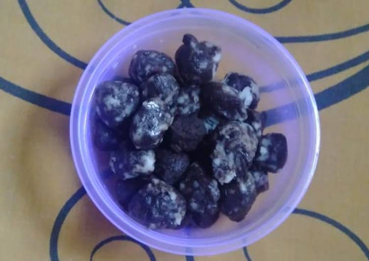 Resep Bola biskuit coklat keju chewy, Lezat Sekali