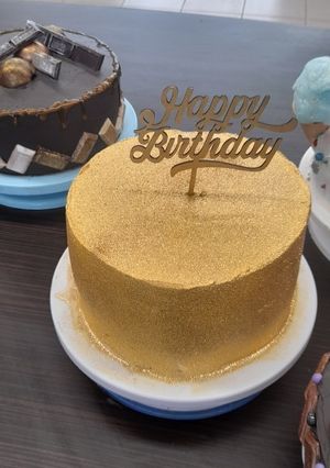 Una foto de Glitter cake Tres leches