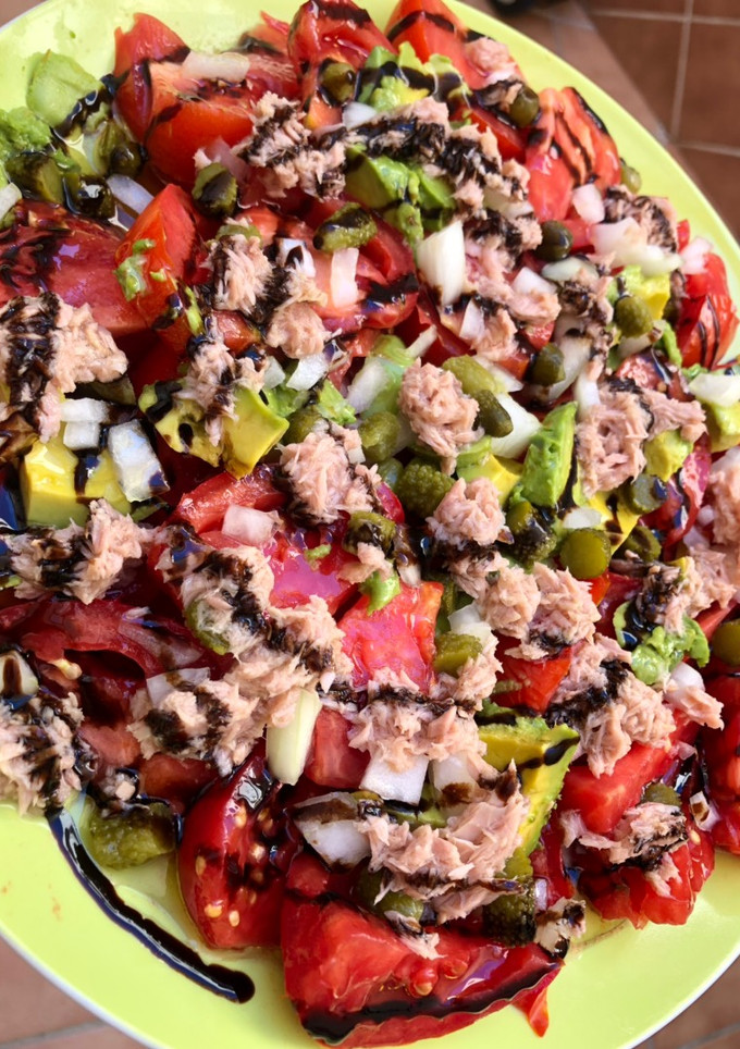 Una foto de Ensalada espiral ! ❤️🥑🍅