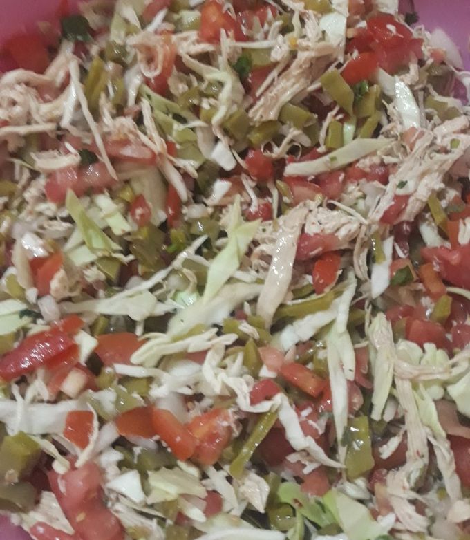 Una foto de Salpicón de nopales y pollo