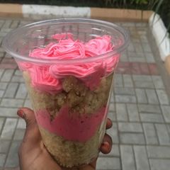 A picture of Vanilla cake parfait.