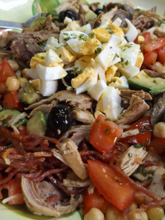 Foto principal de Ensalada de pollo completa y más que sabrosa