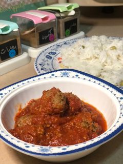 صورة لوصفة كرات اللحم مع الرز بالخضار 🍛