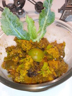चटपटी गोभी बैंगन(Chatpati gobhi baingun recipe in hindi) रेसिपी मुख्य फोटो