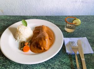 Una foto de Mole - Estofado Oaxaqueño
