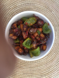 A picture of Gizzadodo recipe (gizzard + plantain).