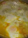 Sopa de fideos tica (Caldo con verduras y huevo)