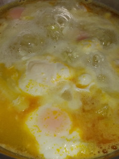 Una foto de Sopa de fideos tica (Caldo con verduras y huevo)