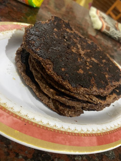 Una foto de Pancakes de banana keto y vegano
