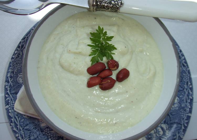 Puré frío de troncos de brécol y aceite de cacahuetes