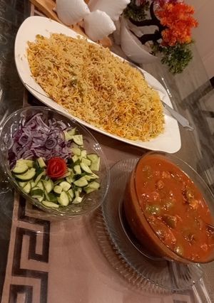 A picture of Chicken fried Rice & chicken Manchurian.