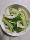 Dưa leo trộn hành tây