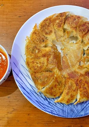 A picture of Kuotie - Chinese Indonesian pan fried dumplings.