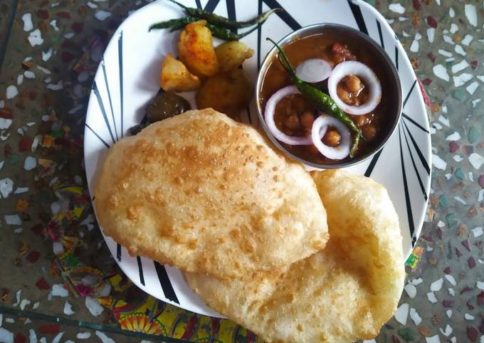 Simple Way to Prepare Eric Ripert Indian fastfood favorite big Indian🇮🇳 chola bhatura