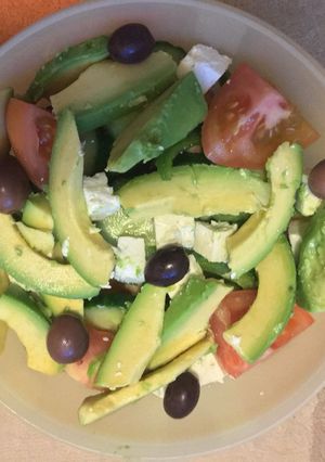 A picture of Green Salad with Avo.