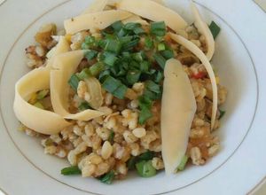 Una foto de Risotto de trigo integral pelado