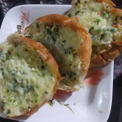 A picture of Garlic Bread.